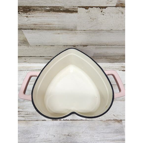 Martha Stewart 2 Quart Enameled Cast Iron Pink Heart Dutch Oven - Picture 8 of 13